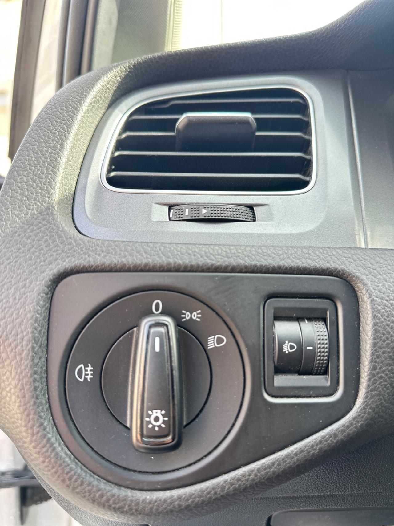 Volkswagen Golf 1.6 TDI 110 CV -2016 NAVI/18"