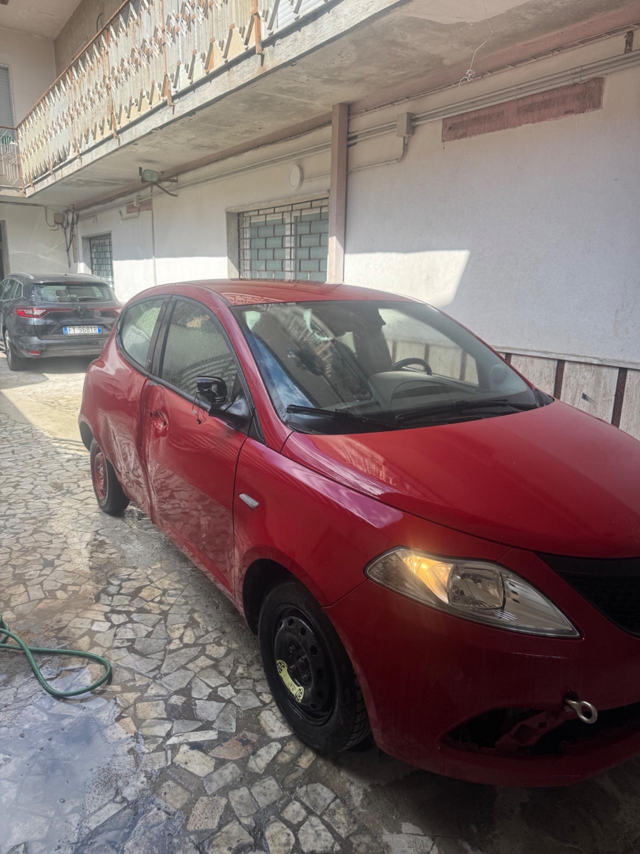 Lancia Ypsilon 1.0 FireFly 5 porte S&S Hybrid Ecochic Gold