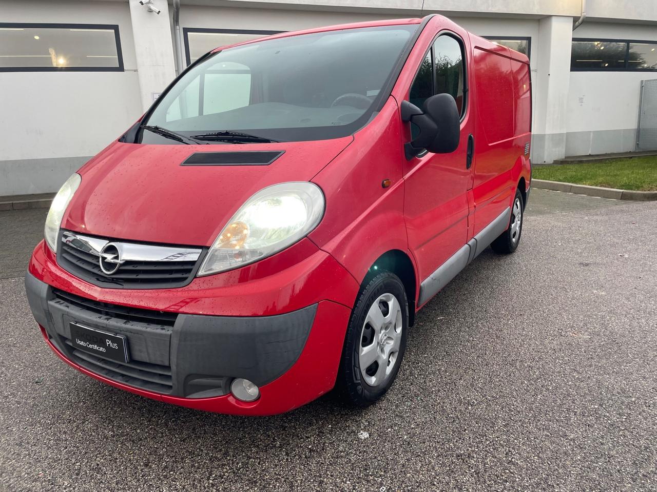 Opel Vivaro 2.0 CDTI 120CV anno 2013 pronto uso