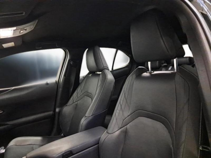 LEXUS UX 250H HYBRID LUXURY 4WD SUV