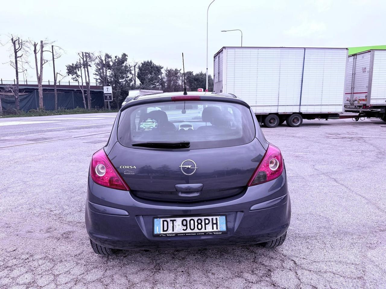 Opel Corsa 1.2 3 porte Sport Ok neopatentati