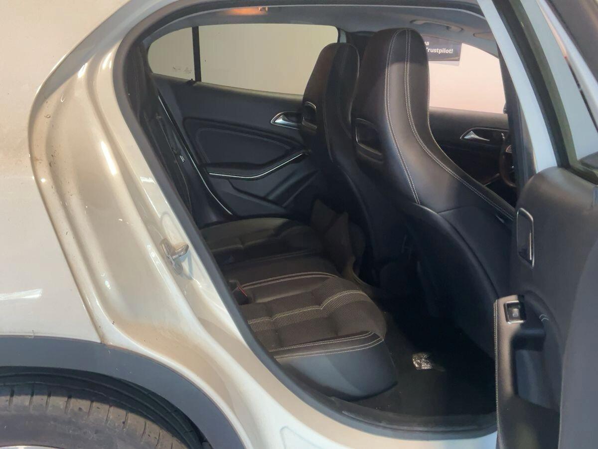 MERCEDES BENZ GLA 200 D 4 MATIC SPORT