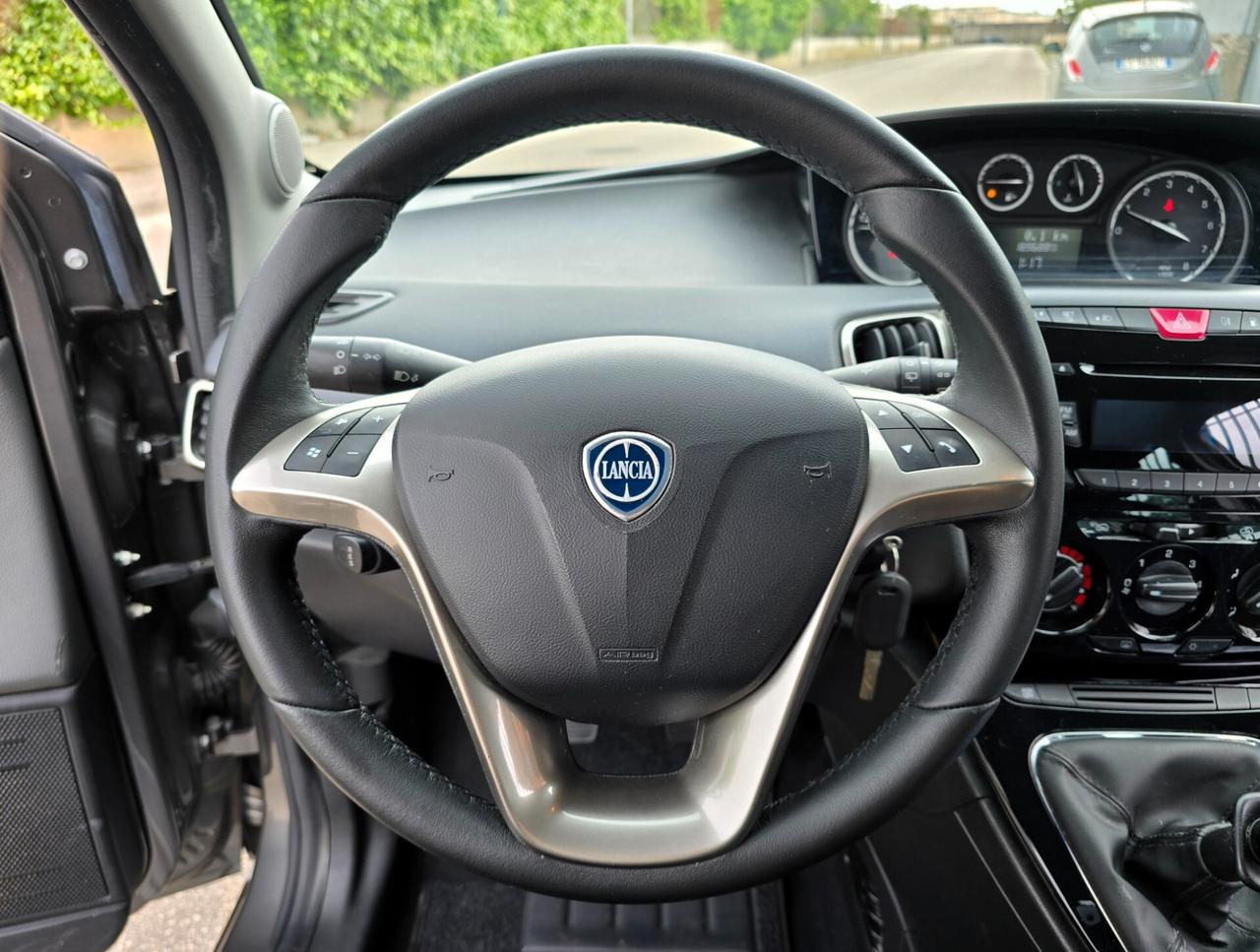 LANCIA YPSILON ECOCHIC 2015 PARI AL NUOVO
