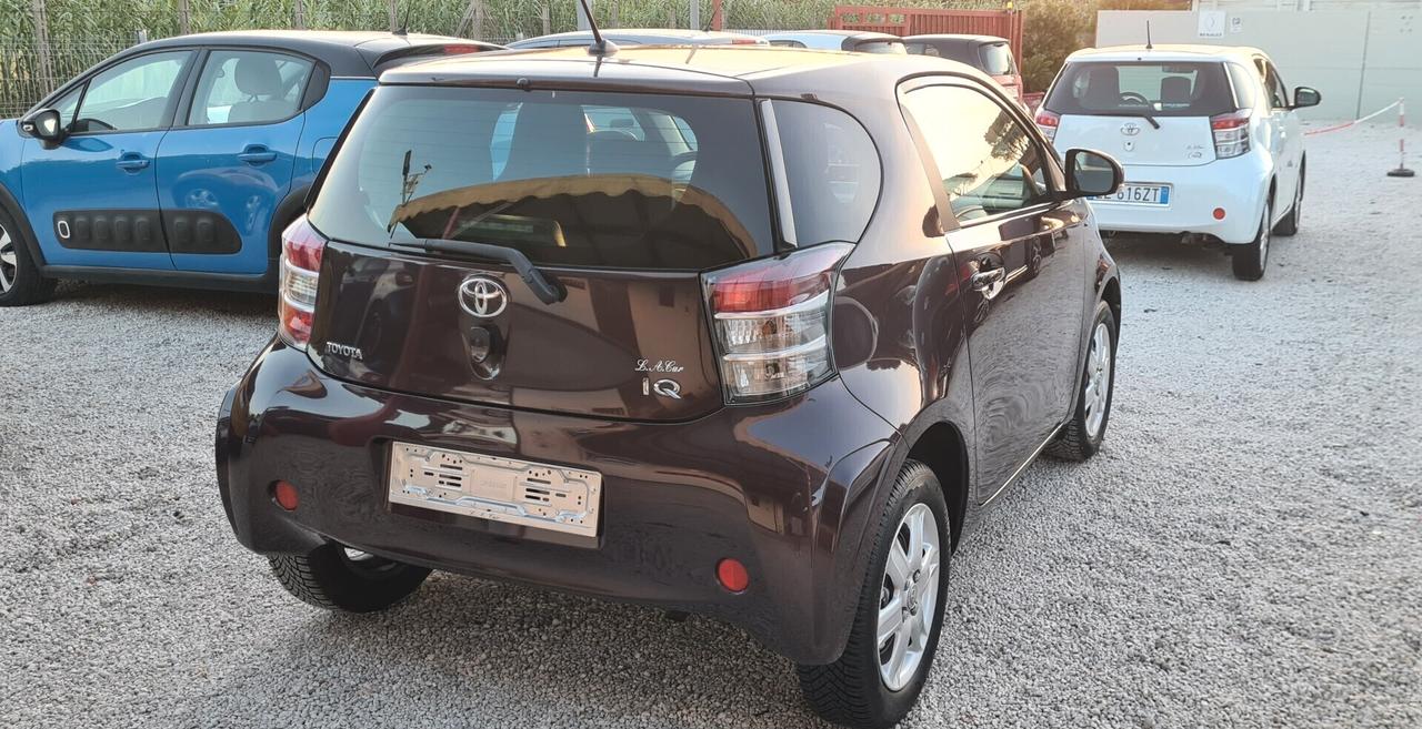 Toyota iQ 1.0