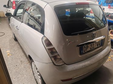 Lancia Ypsilon 3 Porte Ypsilon 1.2 8v Argento