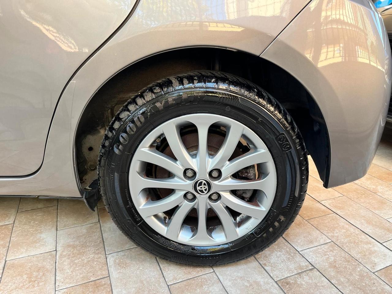 Toyota Yaris 1.4 D-4D 5 porte Lounge