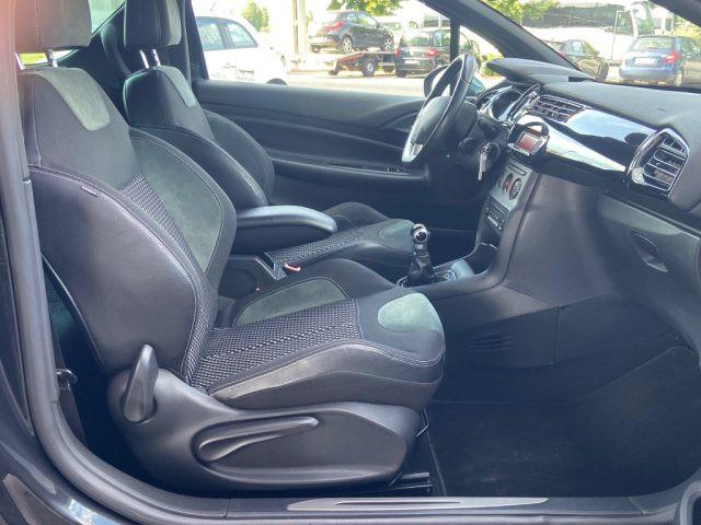 DS AUTOMOBILES DS 3 1.4 VTi 95 Just Black