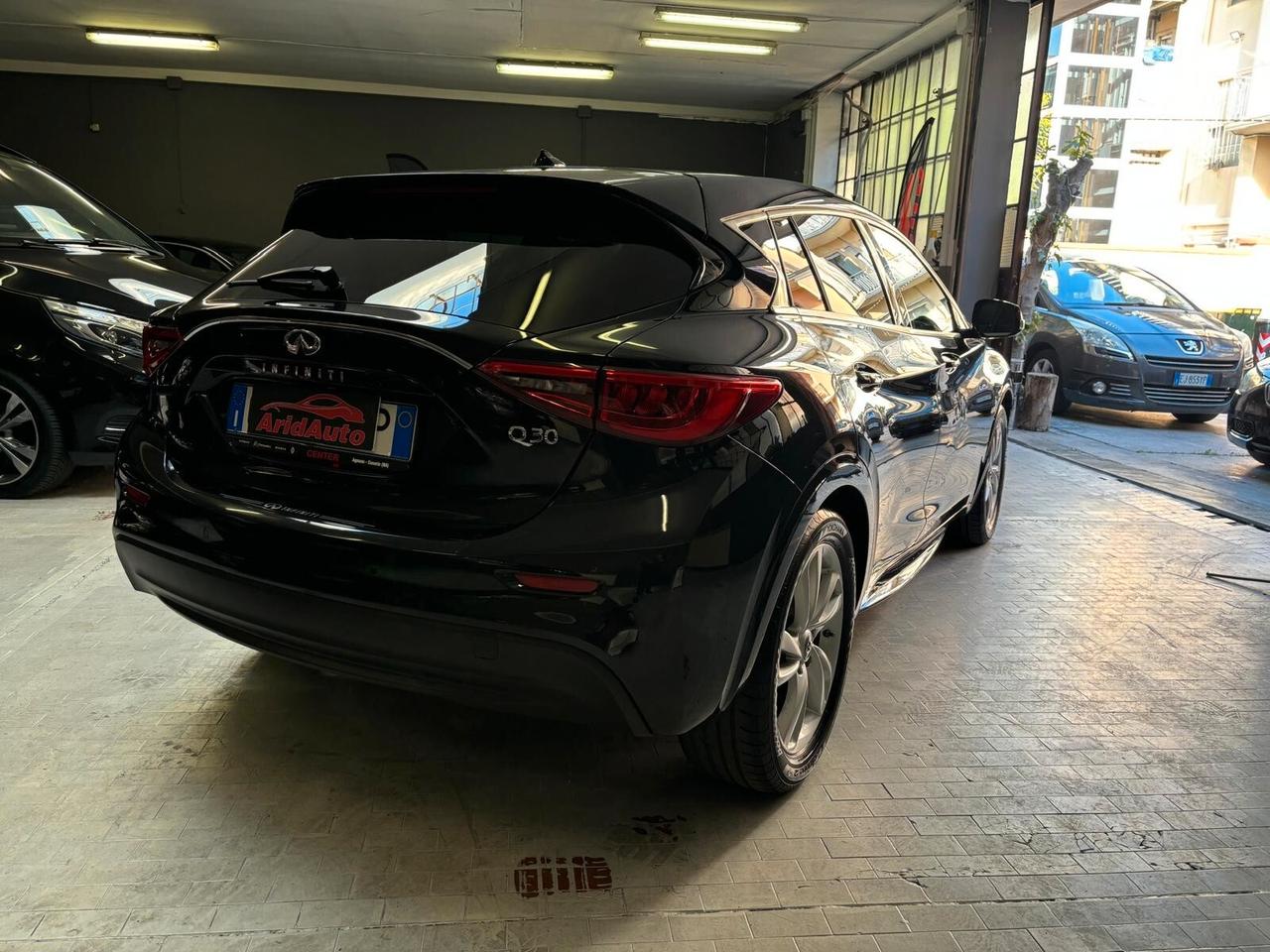 Infiniti Q30 1.5 diesel Premium Tech