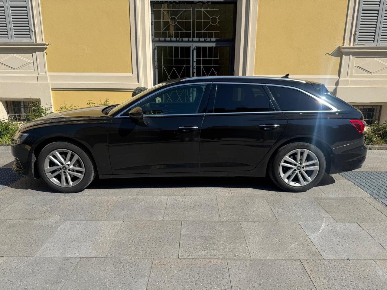Audi A6 Avant 40 2.0 TDI S tronic Business Design Tetto Panoramico Pelle 204cv