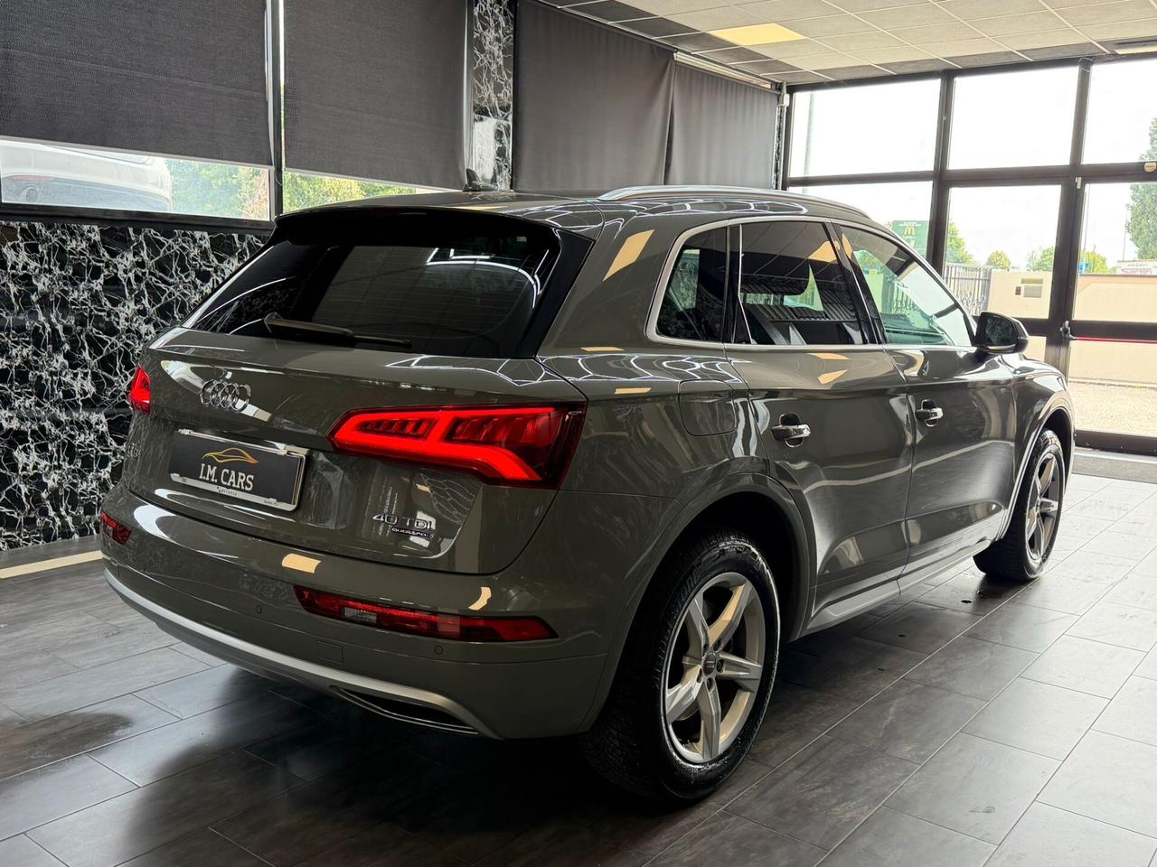 Audi Q5 40 TDI quattro S tronic Business Sport