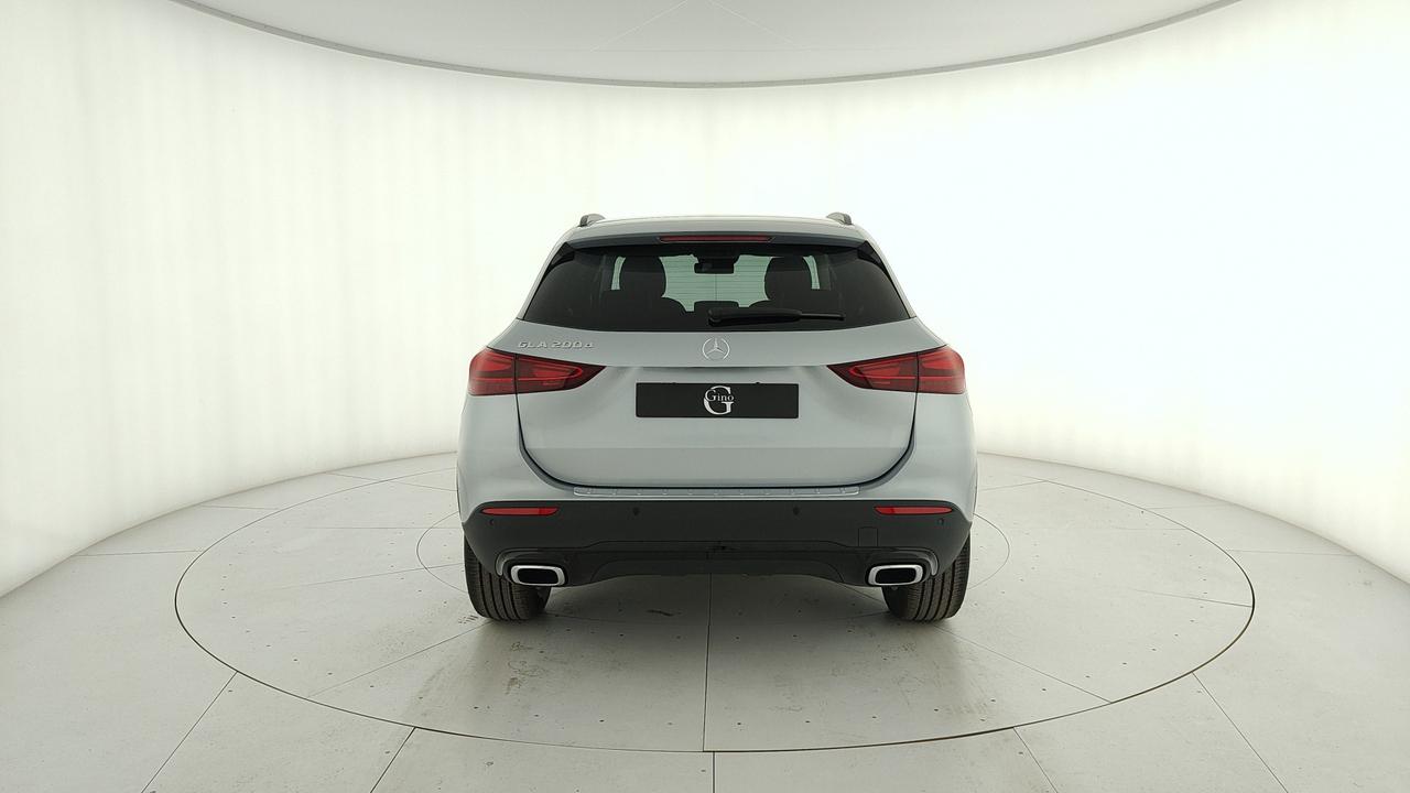 Mercedes-Benz GLA 200 d automatic