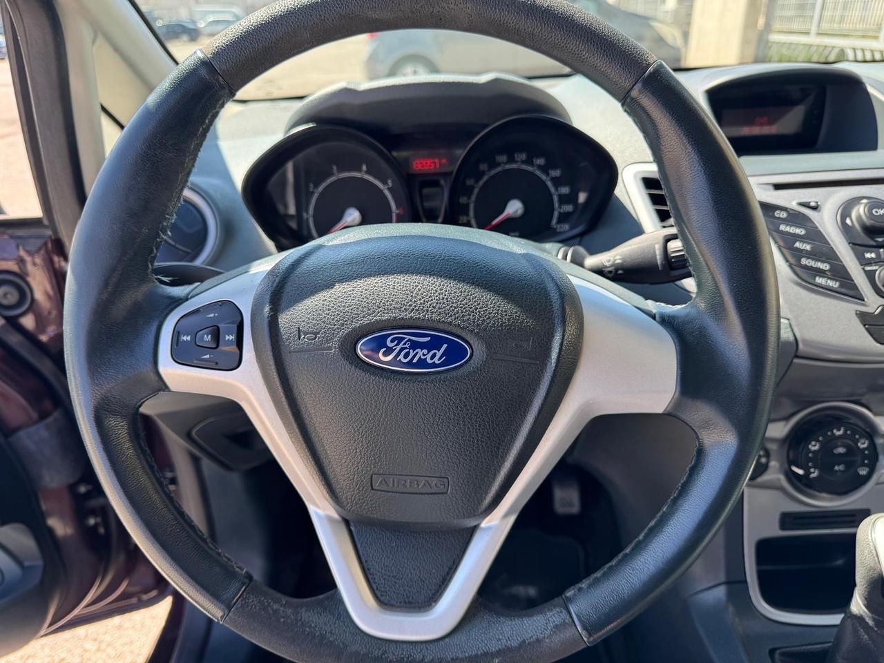 FORD FIESTA 1.2 benz 3p Titanium 130000 km