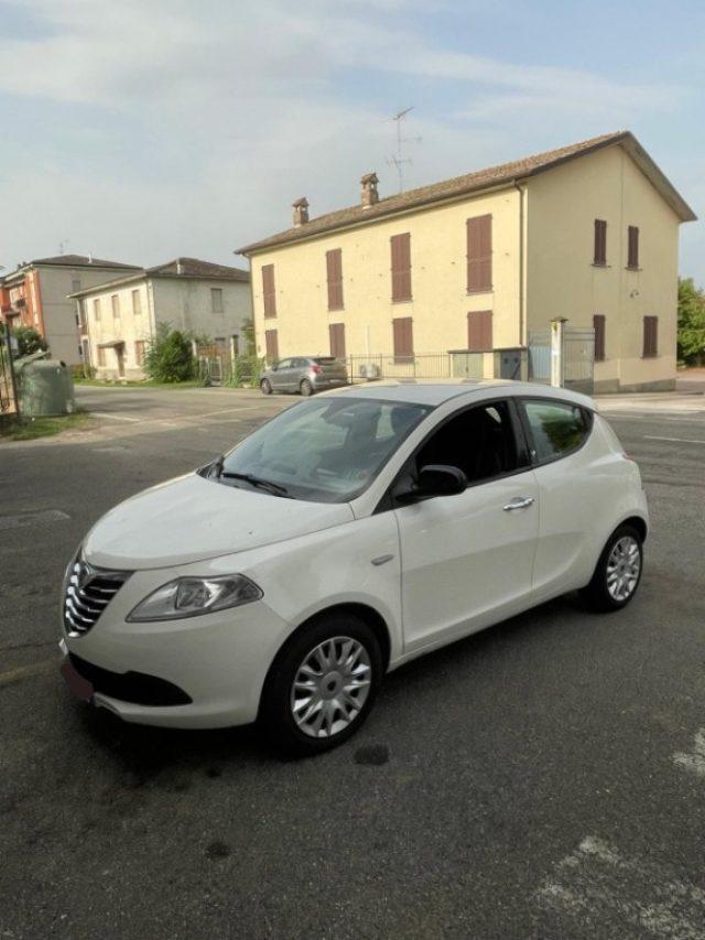 LANCIA Ypsilon 1.2 69 CV 5 porte Silver
