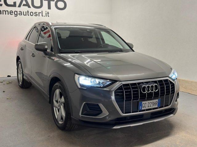 AUDI Q3 35 TDI quattro Business