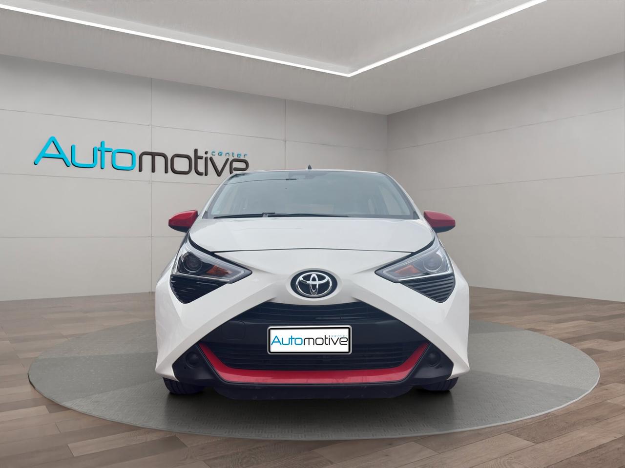 Toyota Aygo Connect 1.0 VVT-i 72 CV 5 porte x-play MMT