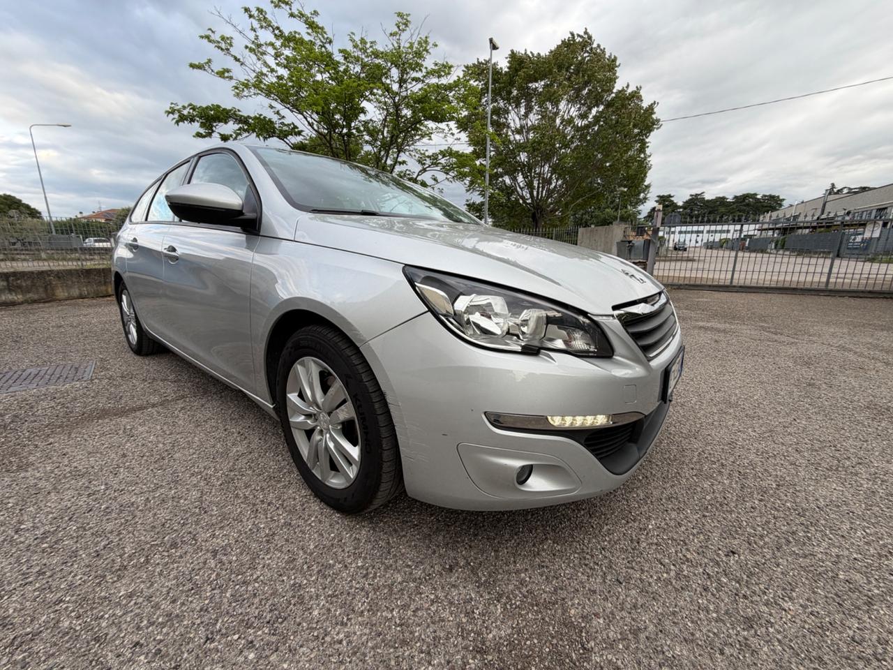 Peugeot 308 BlueHDi 120 S&S EAT6 SW Active