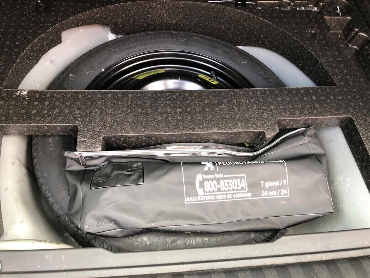 Peugeot 2008 blue hd 75 active