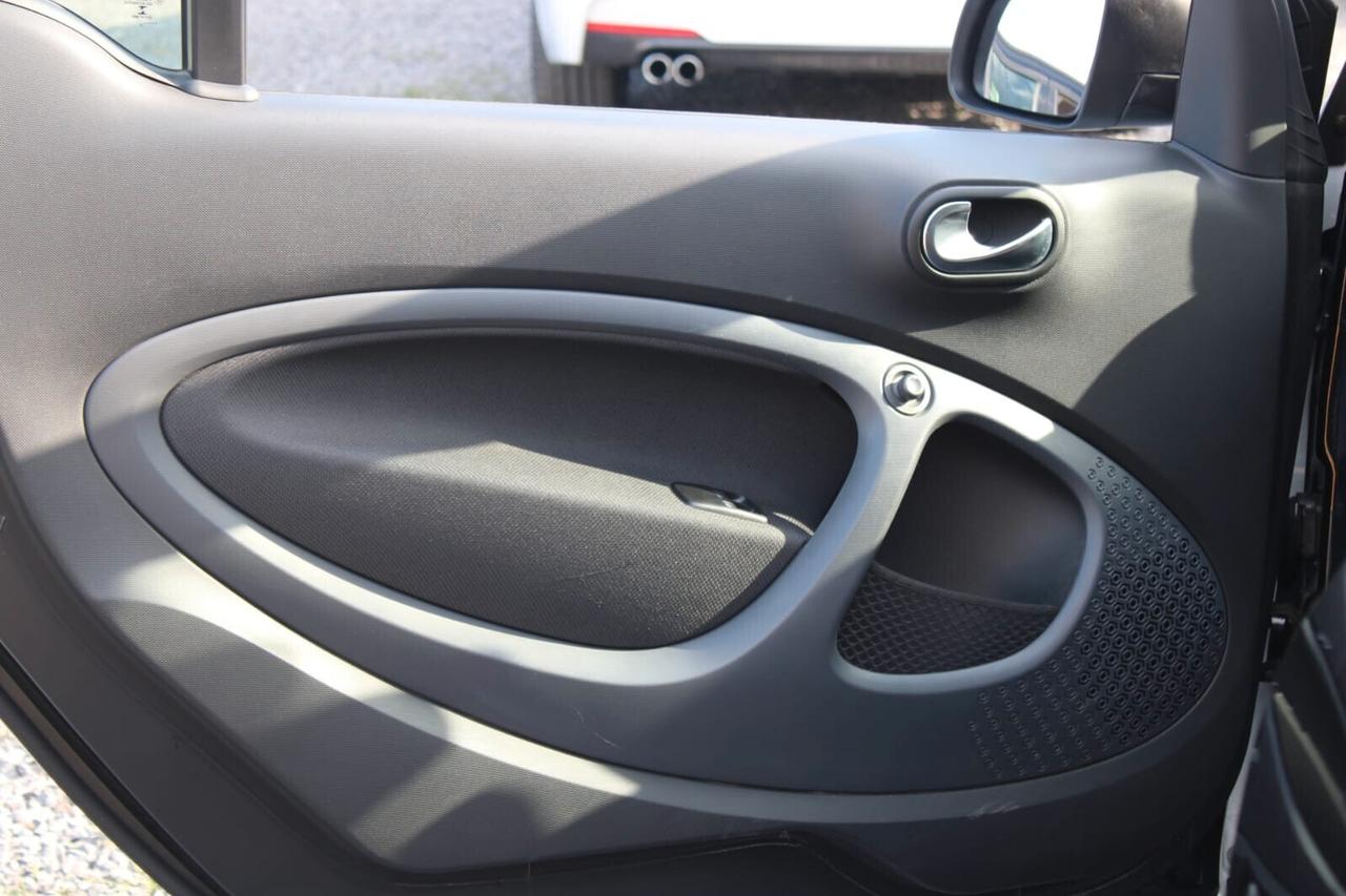 Smart ForTwo Tua A SOLI 186€ al mese Anticipo Zero