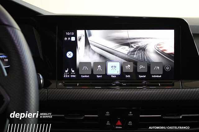 Volkswagen Golf R 2.0 TSI R DSG 4Motion Akrapovic