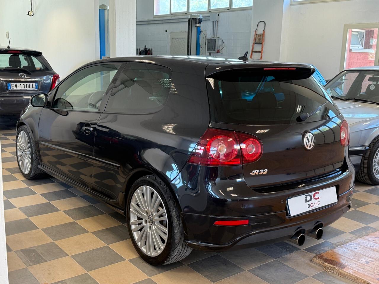 Volkswagen Golf 3.2 VR6 4mot. 3p. R32