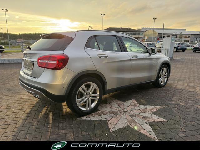 MERCEDES-BENZ GLA 200 d Automatic 4Matic Sport