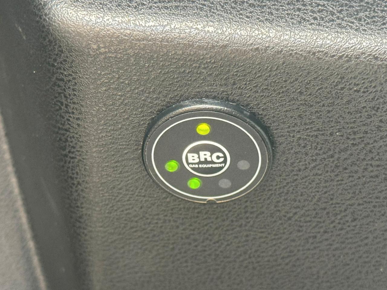 Ypsilon 1.2 69 CV 5P SeS Platinum