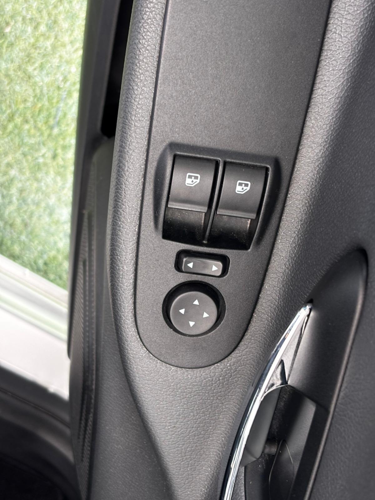 Lancia Ypsilon 1.3 MJT 75 CV Platinum