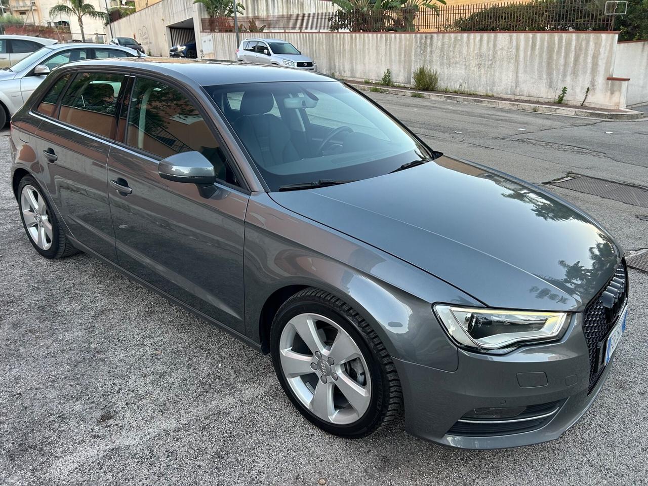 Audi A3 SPB 1.6 TDI Sport strafull!!!