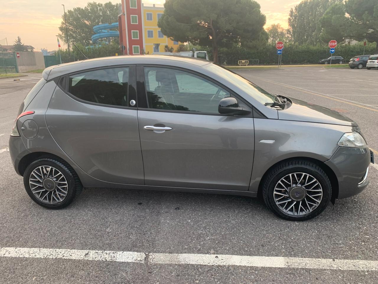 Lancia Ypsilon 1.2 69 CV 5 porte GPL Ecochic Gold