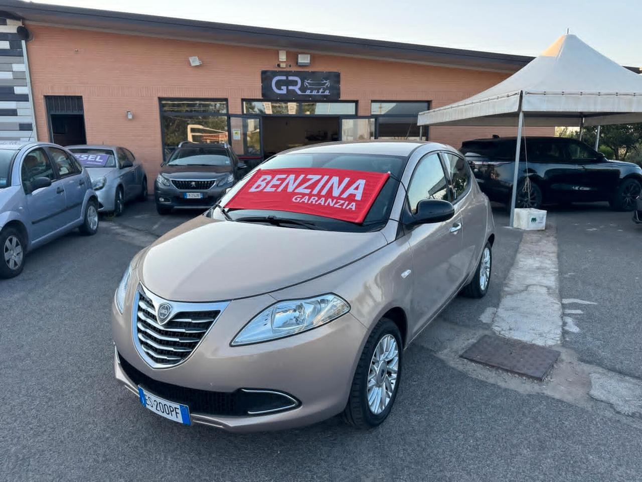 Lancia Ypsilon 1.2 BENZ 69CV GOLD 2013