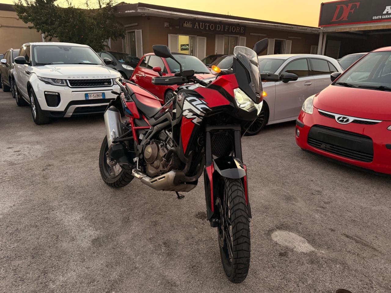 Honda Africa Twin 1100 Manuale possibilità di finanziamento
