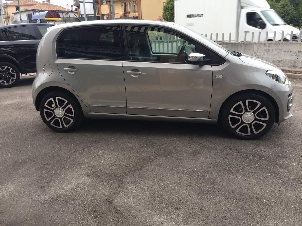 Volkswagen up! 1.0 75 CV 5p. high X NEOPATENTATI