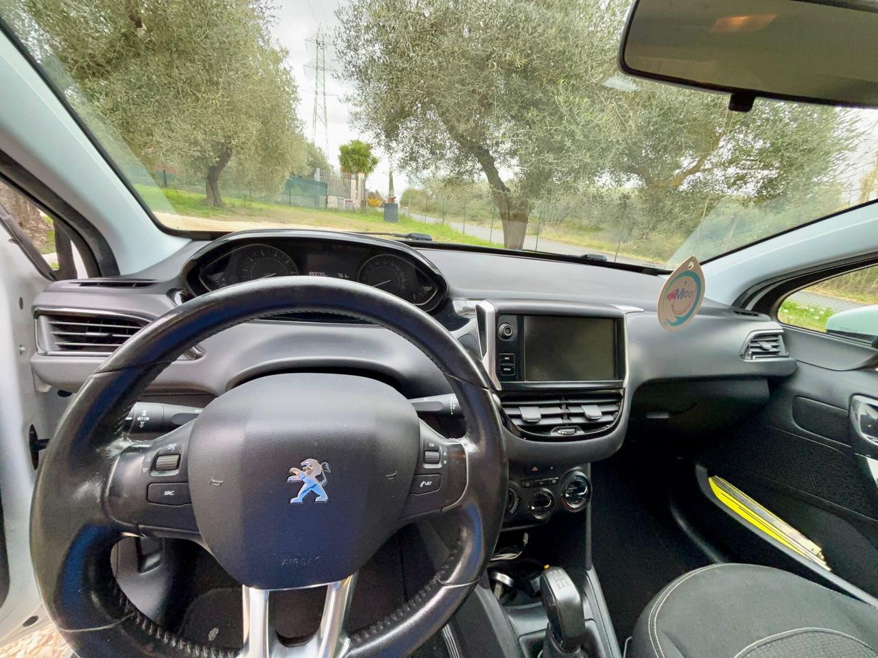 Peugeot 208 PureTech 82 5p. GPL Allure