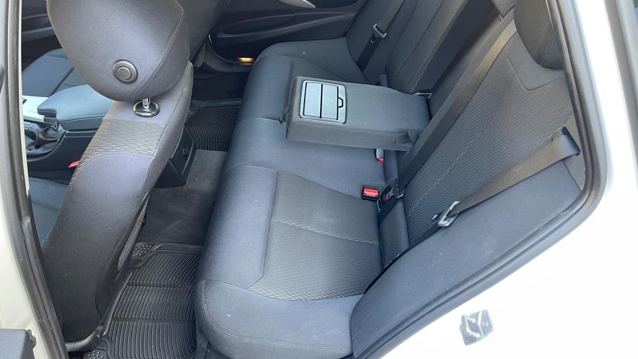 Bmw 118 118d 5p. Business