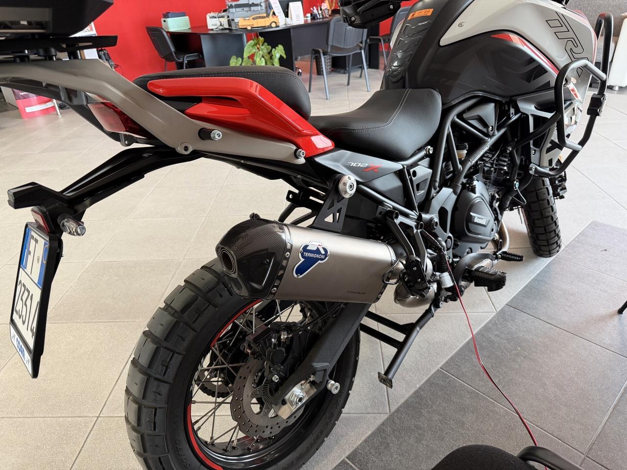 BENELLI TRK 702 x PARI AL NUOVO