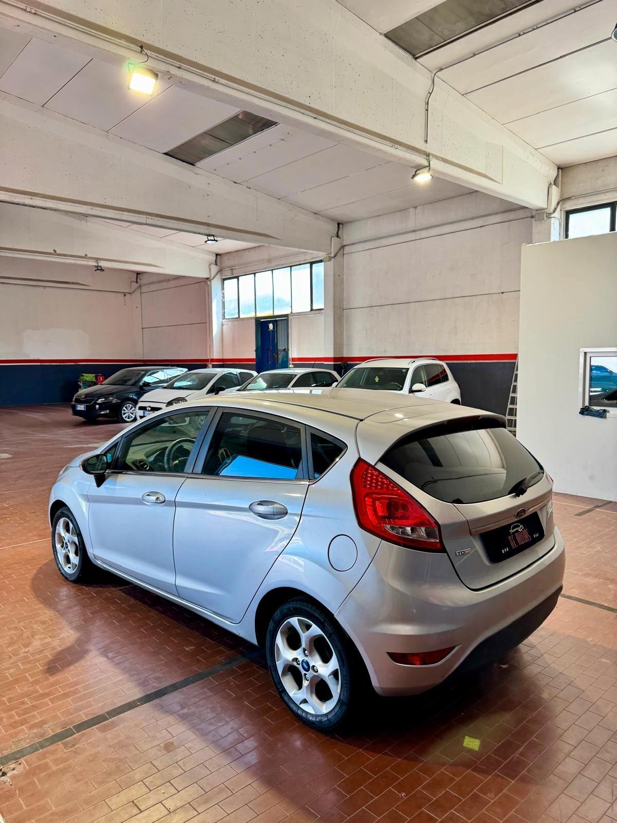 Ford Fiesta 1.4 TDCi 68CV 5 porte Titanium