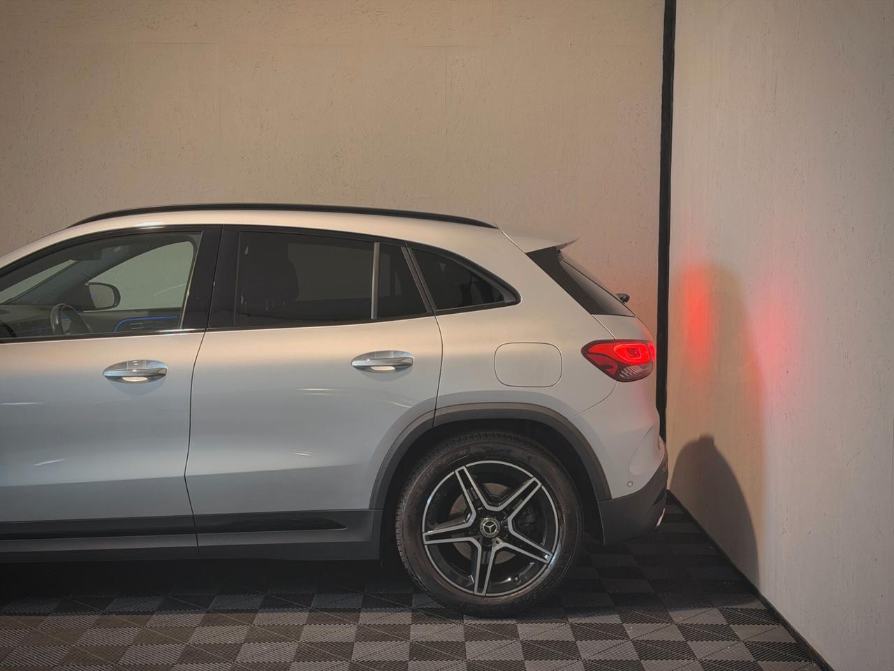 Mercedes-Benz GLA 250 4Matic AMG Premium - NIGHT EDITION - UNICO PROP