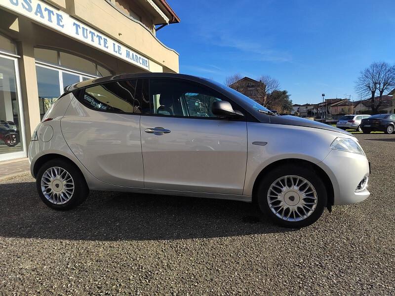 Lancia Ypsilon 1.2 69 CV 5 porte Silver