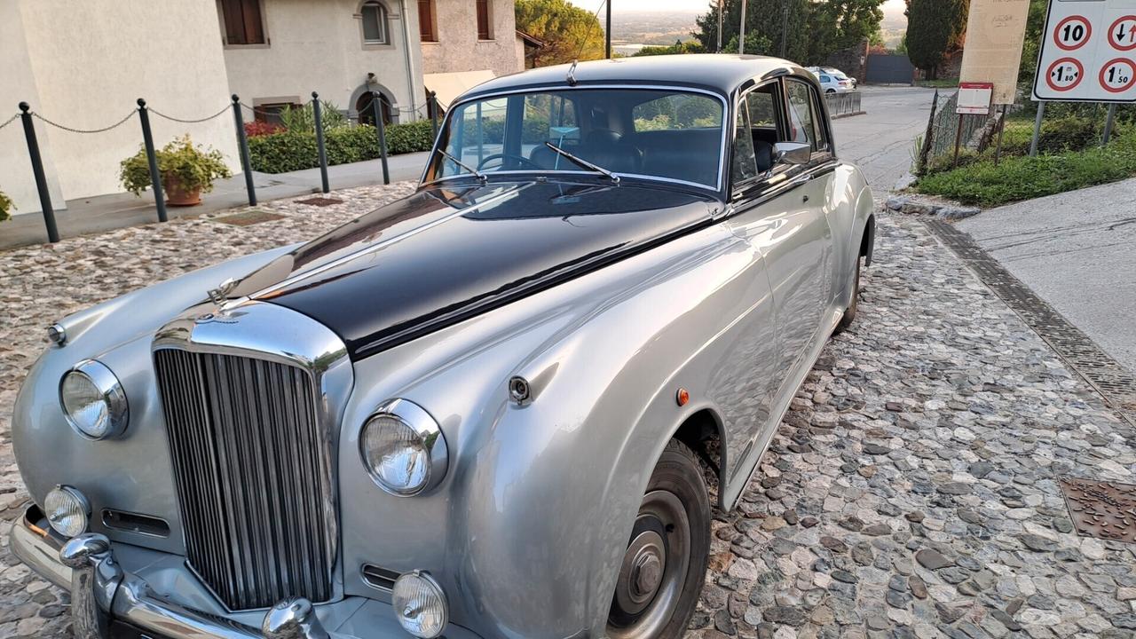 Bentley S2 RHD targhe italiane