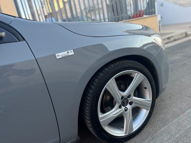VOLVO V60 2.0 D3 R-design