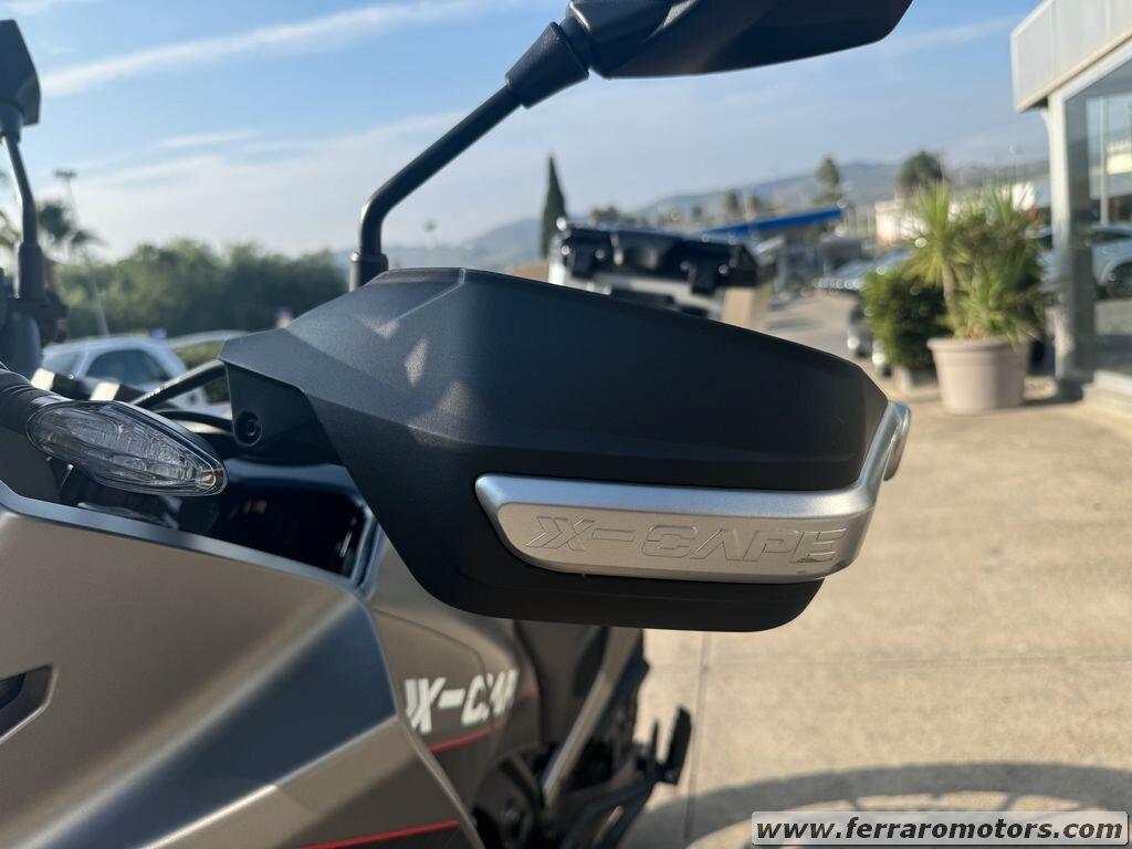 MOTO MORINI X-CAPE FARETTI E PARAMOTORE A SOLI 59 EURO AL MESE