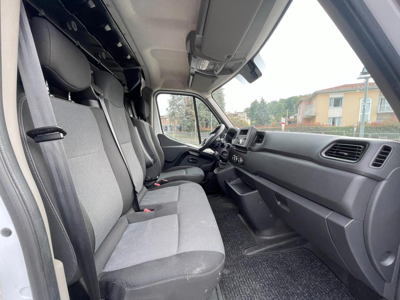 Renault Master T35 2.3 Energy dci 136 cv L3H2
