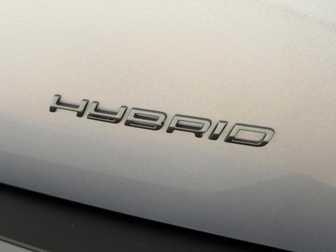 Peugeot 2008 Hybrid 145 e-DCS6 GT KM 9000 2025 Bicolor