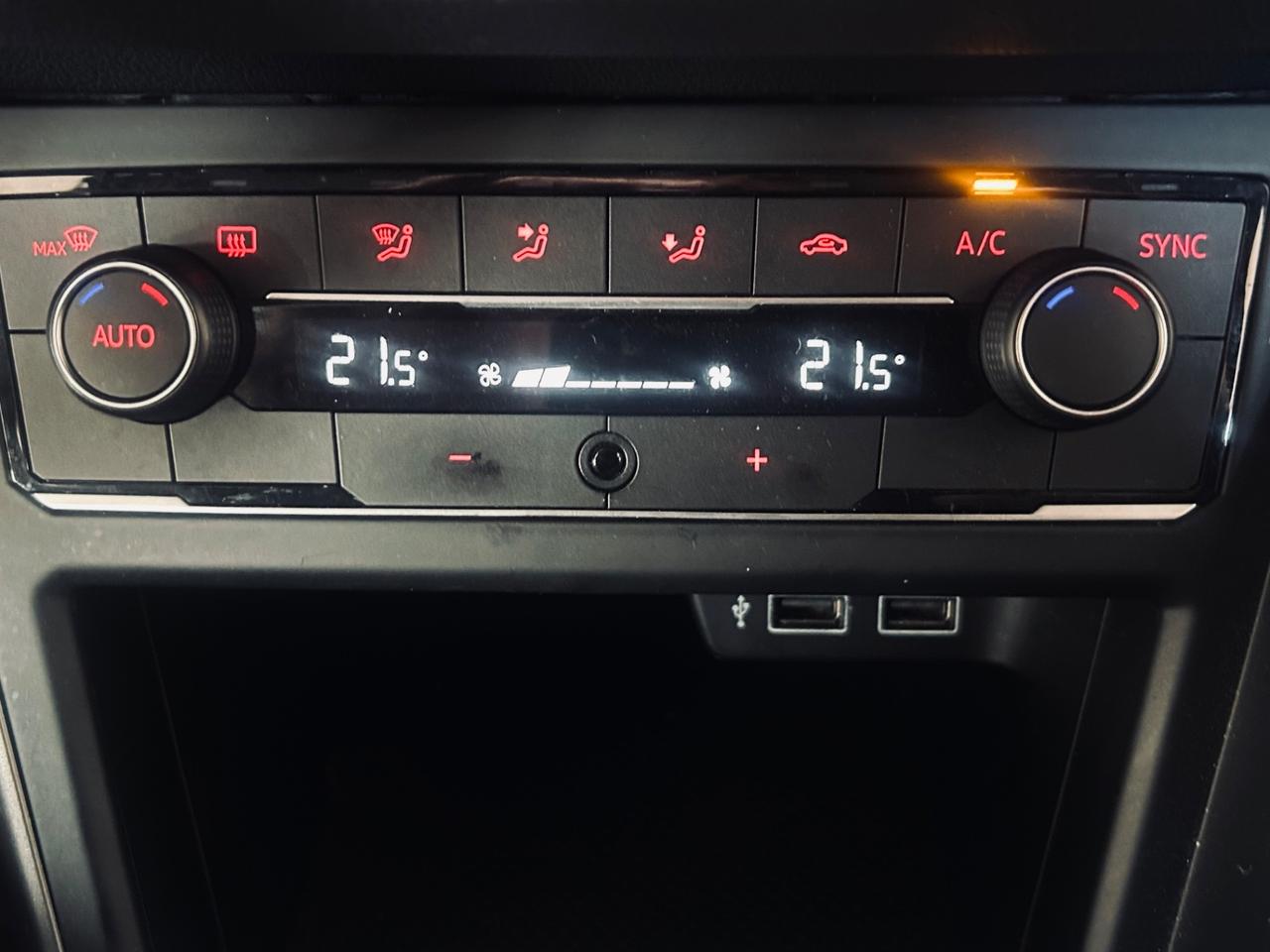 VW Polo 1000cc benzina x neopatentati 119000 km