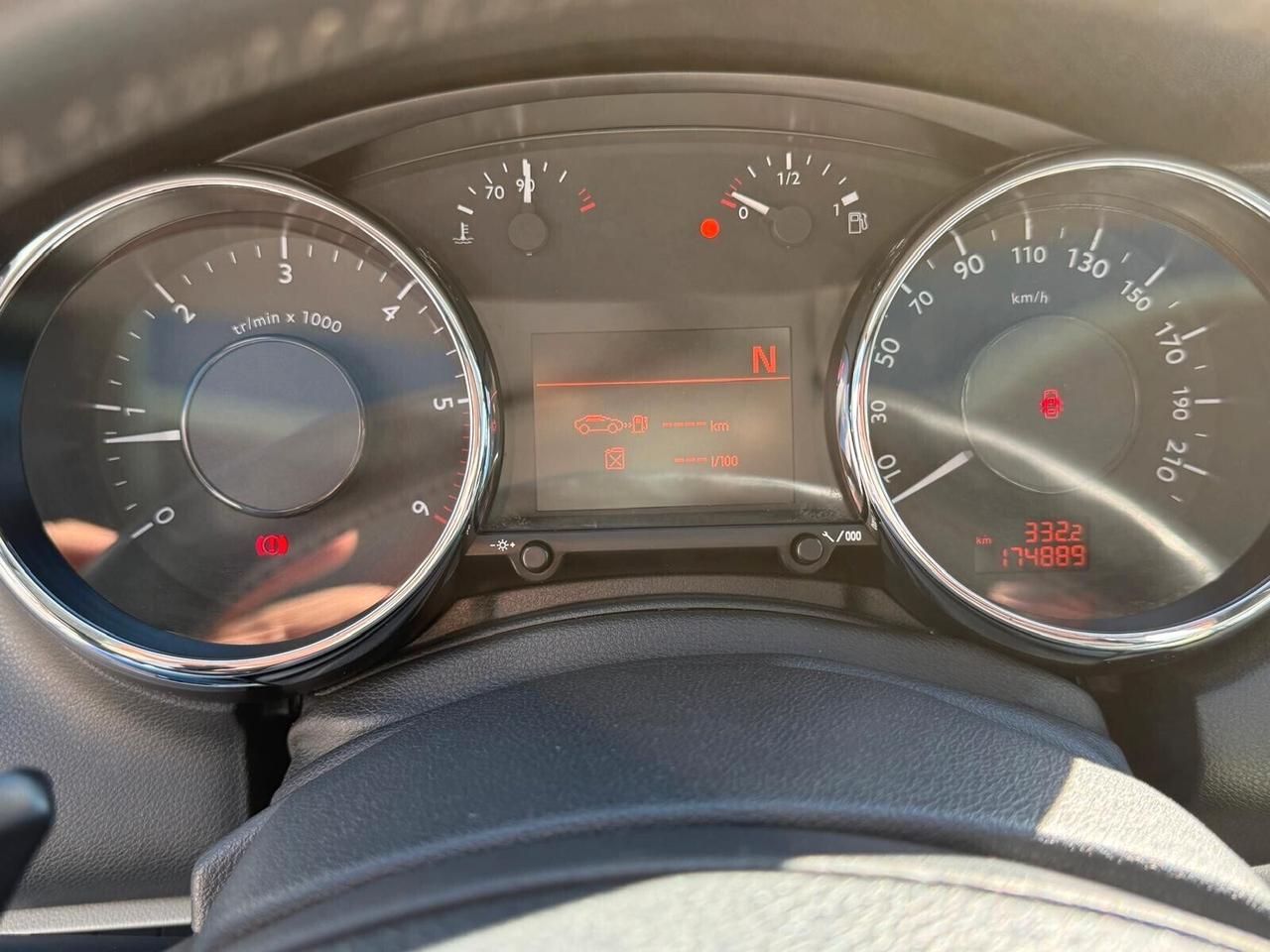 PEUGEOT 5008 1.6 112CV AUTOMATICO FULL TETTO