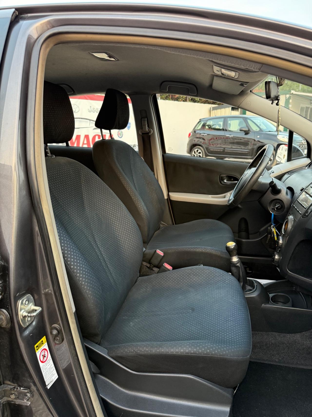 Toyota Yaris 1.0 5 porte Sol