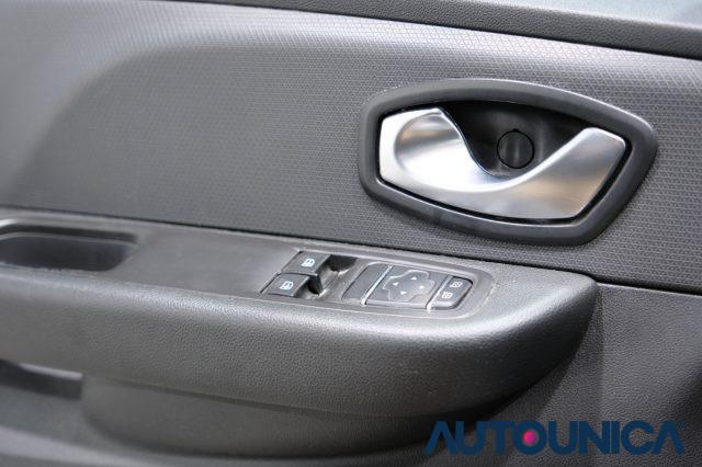 RENAULT Clio DCI 8V 90 CV 5 PORTE LIFE NEOPATENTATI