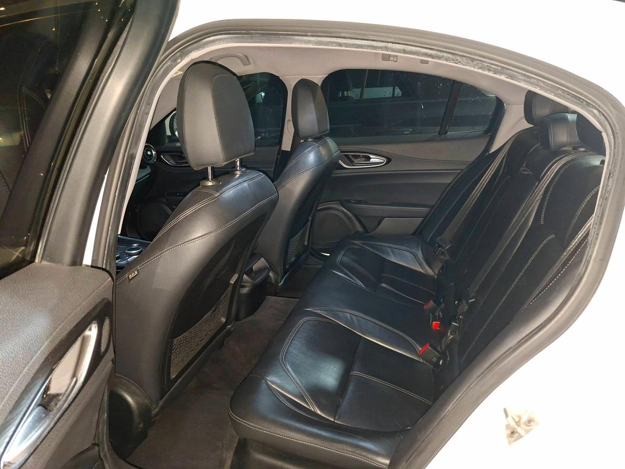 Alfa Romeo Giulia 2.2 Turbodiesel 150 CV AT8