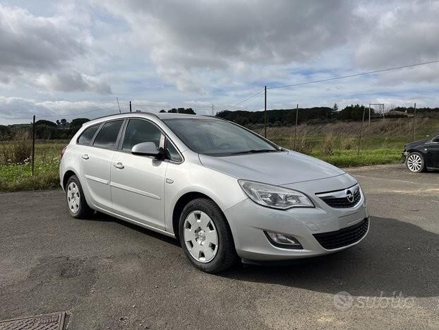 Opel Astra SW 1.3 CDTI - 2011