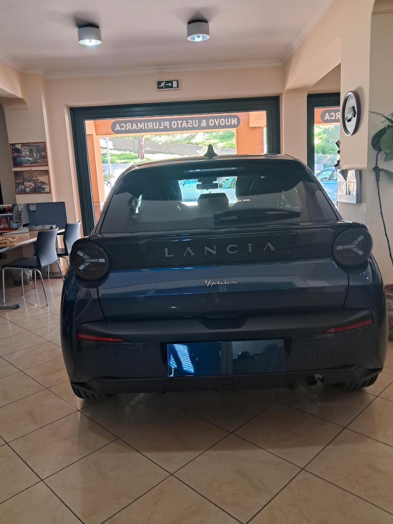 Lancia Ypsilon Hybrid e-DCT